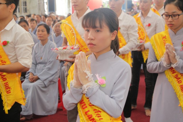 Thái Bình: Lễ hội bông hồng cài áo tại chùa Từ Xuyên