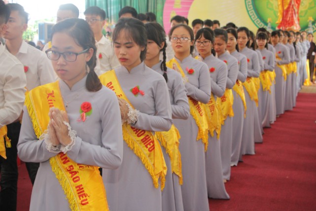 Thái Bình: Lễ hội bông hồng cài áo tại chùa Từ Xuyên