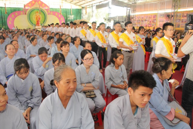 Thái Bình: Lễ hội bông hồng cài áo tại chùa Từ Xuyên