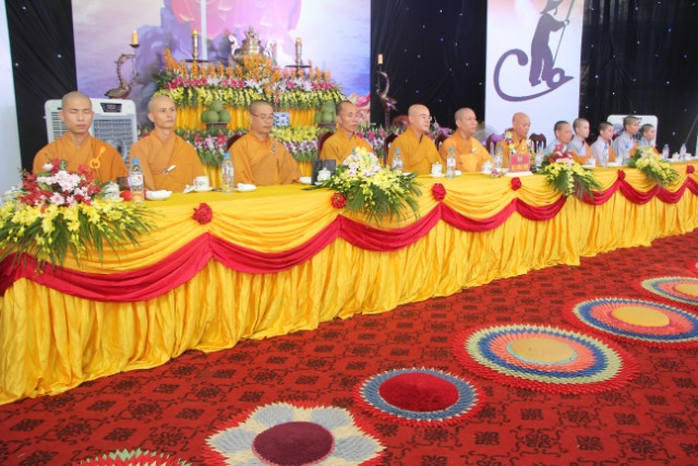 Thái Bình: Lễ hội bông hồng cài áo tại chùa Từ Xuyên