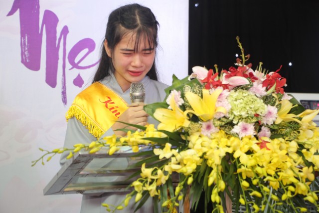 Thái Bình: Lễ hội bông hồng cài áo tại chùa Từ Xuyên