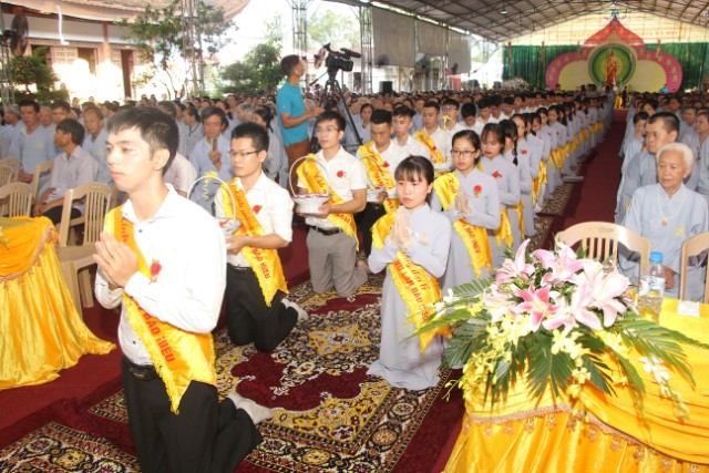 Thái Bình: Lễ hội bông hồng cài áo tại chùa Từ Xuyên