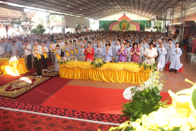 Thái Bình: Lễ hội bông hồng cài áo tại chùa Từ Xuyên