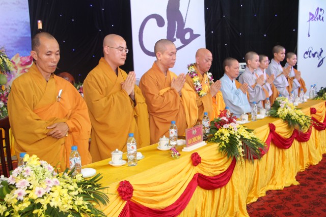 Thái Bình: Lễ hội bông hồng cài áo tại chùa Từ Xuyên