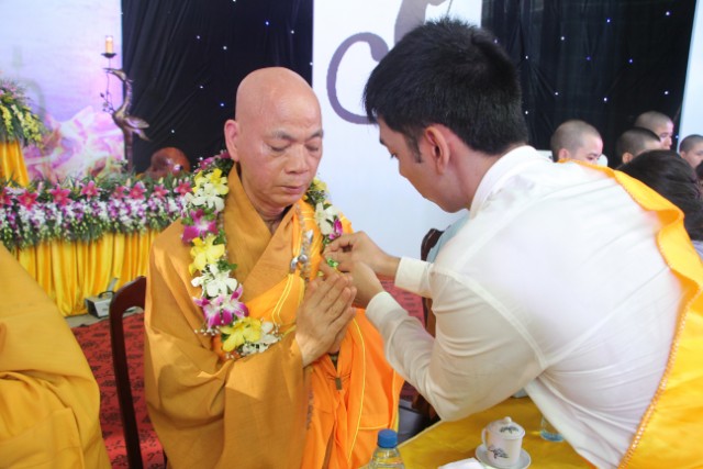 Thái Bình: Lễ hội bông hồng cài áo tại chùa Từ Xuyên
