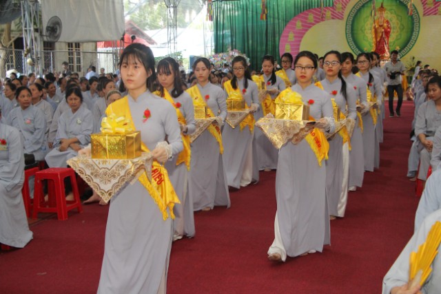 Thái Bình: Lễ hội bông hồng cài áo tại chùa Từ Xuyên