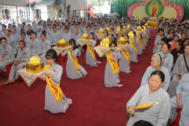Thái Bình: Lễ hội bông hồng cài áo tại chùa Từ Xuyên