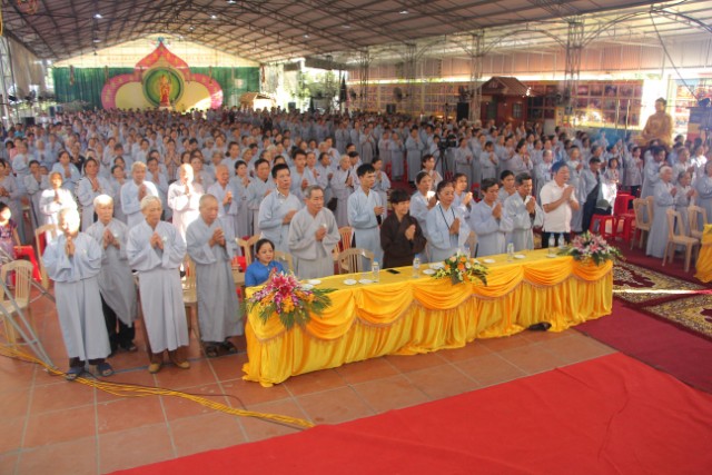 Thái Bình: Lễ hội bông hồng cài áo tại chùa Từ Xuyên