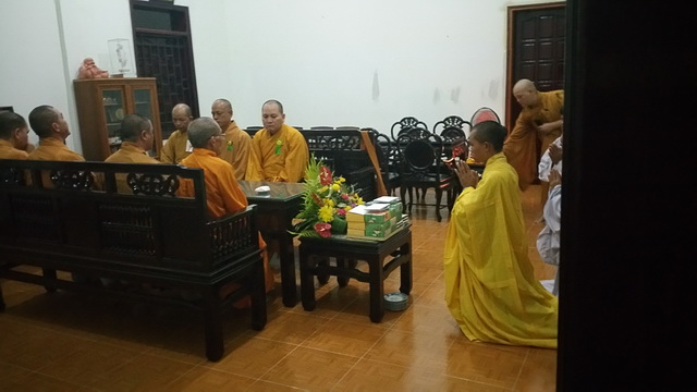 Lễ cài bông hồng hiếu hạnh tại chùa Viên Ngộ