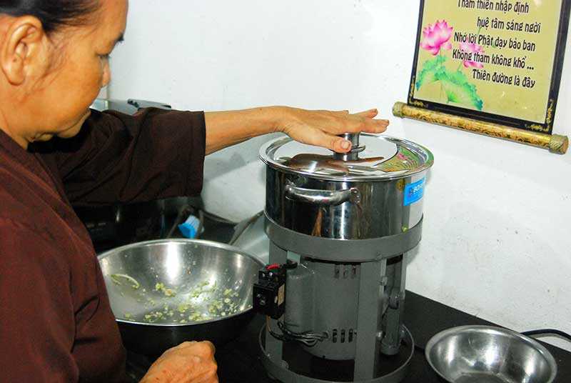 Tổng Kết Chương Trình Cúng Dường Máy Máy Xắt Củ Quả, Máy Bằm Sả (C146)