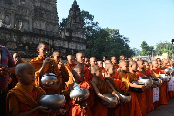 Tổng Kết Chương Trình  Cúng Dường Chư Tăng Và Từ Thiện Tại Ấn Độ (C185)