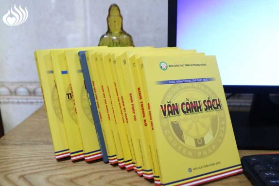 Tổng Kết Chương Trình  Ấn Tống Sách Giáo Khoa Cho 33 Trường Trung Cấp Phật Học - Gđ3 (C84-3)