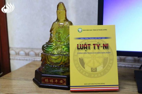 Tổng Kết Chương Trình  Ấn Tống Sách Giáo Khoa Cho 33 Trường Trung Cấp Phật Học - Gđ3 (C84-3)