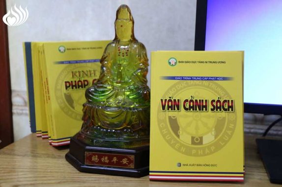 Tổng Kết Chương Trình  Ấn Tống Sách Giáo Khoa Cho 33 Trường Trung Cấp Phật Học - Gđ3 (C84-3)
