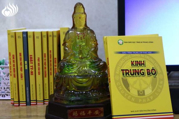 Tổng Kết Chương Trình  Ấn Tống Sách Giáo Khoa Cho 33 Trường Trung Cấp Phật Học - Gđ3 (C84-3)