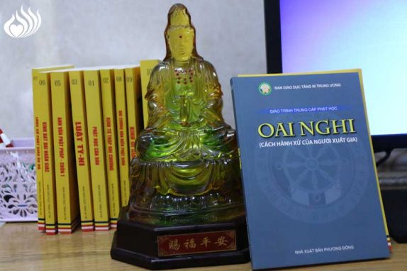 Tổng Kết Chương Trình  Ấn Tống Sách Giáo Khoa Cho 33 Trường Trung Cấp Phật Học - Gđ3 (C84-3)