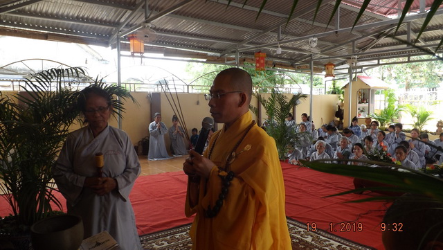 Khánh Hoà: Chùa Minh Đức tổ chức khóa tu cuối năm và tặng quà Tết