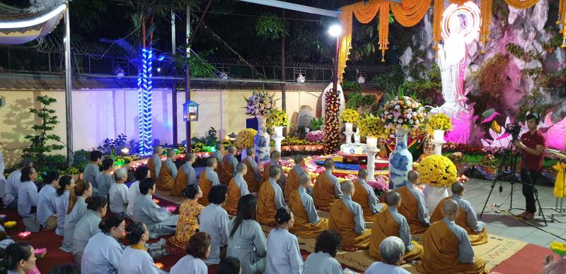 TP.Hồ Chí Minh : Hơn 200 Phật tử Quy y Tam Bảo tại Quan Âm Tu Viện