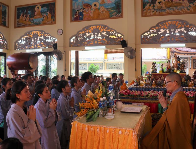 TP.Hồ Chí Minh : Hơn 200 Phật tử Quy y Tam Bảo tại Quan Âm Tu Viện