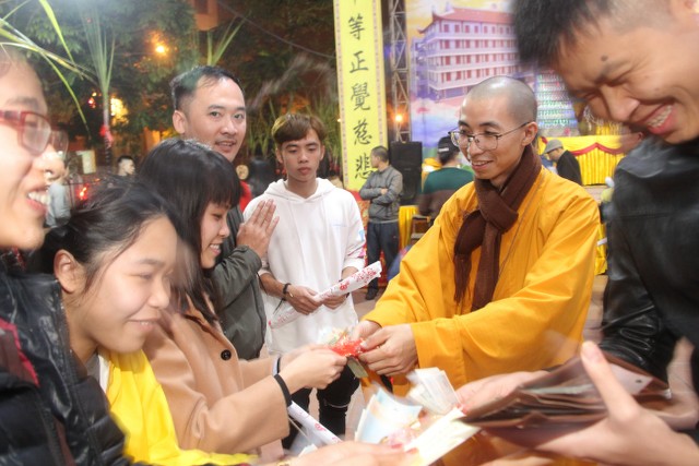 Thái Bình:Không khí đón Tết Kỷ Hợi tại chùa Từ Xuyên