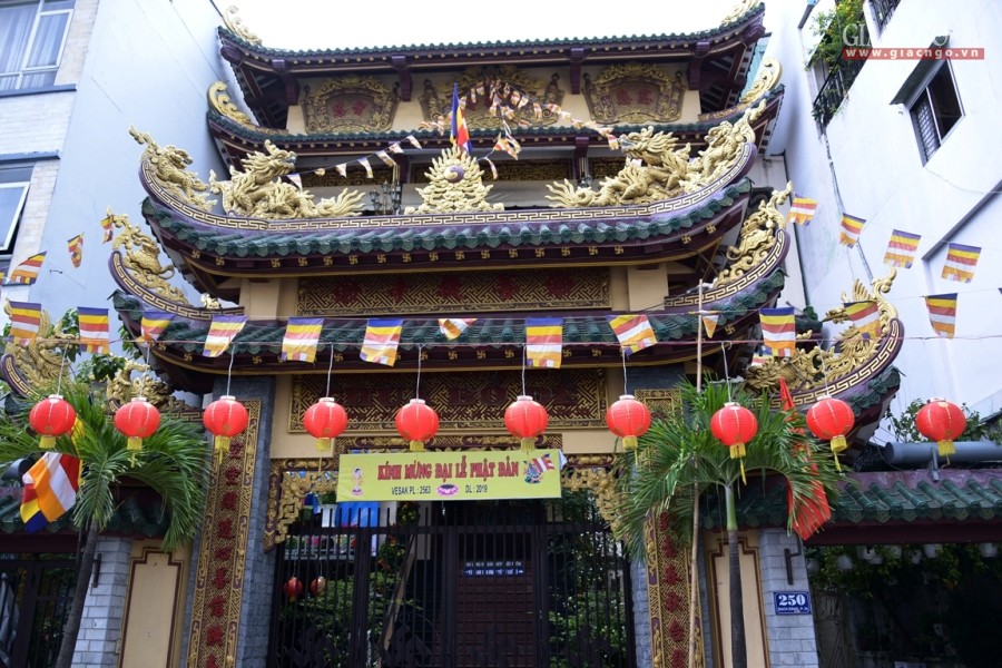 Sắc màu hân hoan kính mừng Phật đản tại TP. HCM