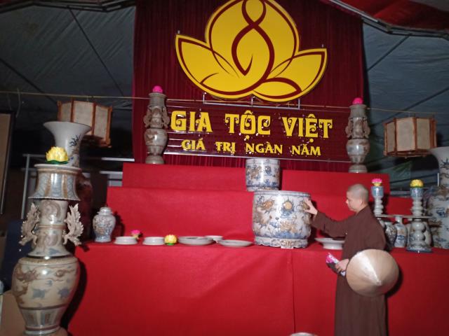 TT Trưởng Ban VHTW GHPGVN: Thăm khu triễn lãm hội chợ VHPG trước ngày khai mạc