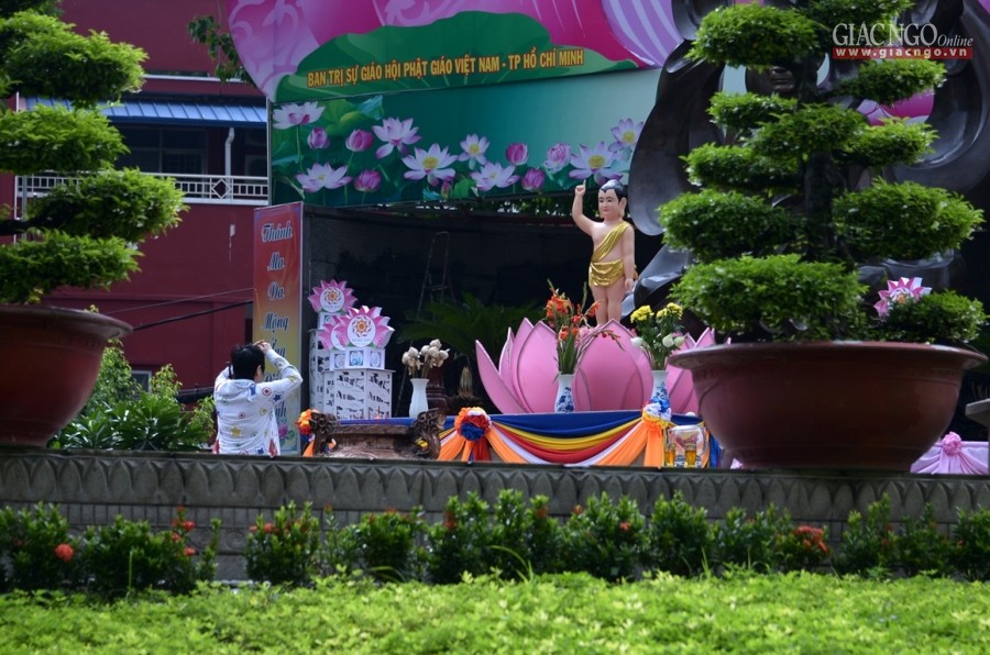 Sắc màu hân hoan kính mừng Phật đản tại TP. HCM