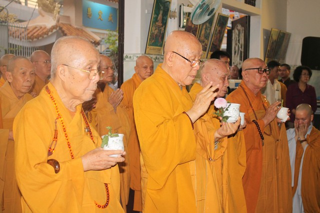 TP.Hồ Chí Minh: Lễ nhập kim quan Ni trưởng Thích Nữ Như Châu