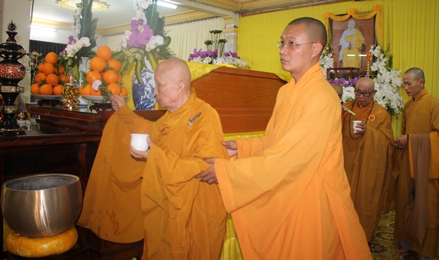 TP.Hồ Chí Minh: Lễ nhập kim quan Ni trưởng Thích Nữ Như Châu