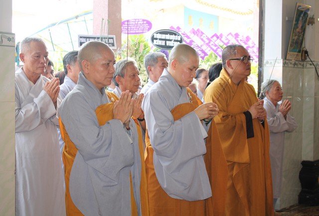 TP.Hồ Chí Minh: Các phái đoàn viếng lễ tang Ni trưởng Thích Nữ Như Châu Chiều ngày 04/05/2019 (30/03 Kỷ Hợi)