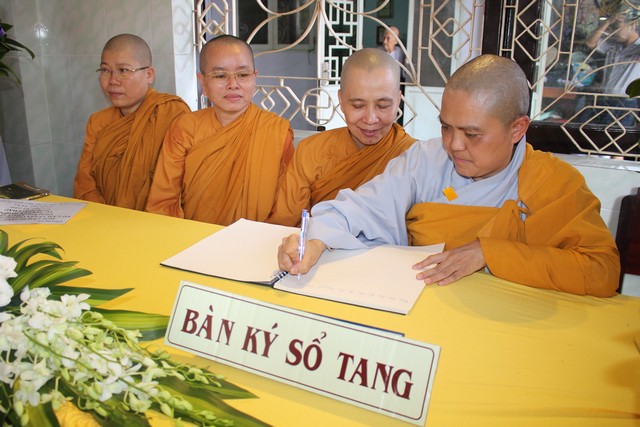 TP.Hồ Chí Minh: Phụng thỉnh linh mộ Ni trưởng Thích Nữ Như Châu