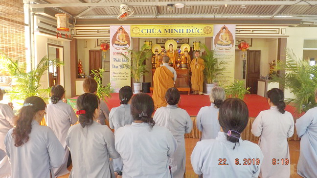 Phật tử thiện nguyện Ninh Hòa hành hương cúng dường mùa An cư kiết hạ
