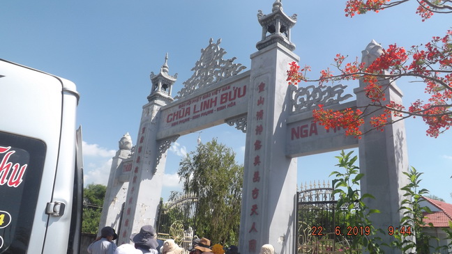 Phật tử thiện nguyện Ninh Hòa hành hương cúng dường mùa An cư kiết hạ