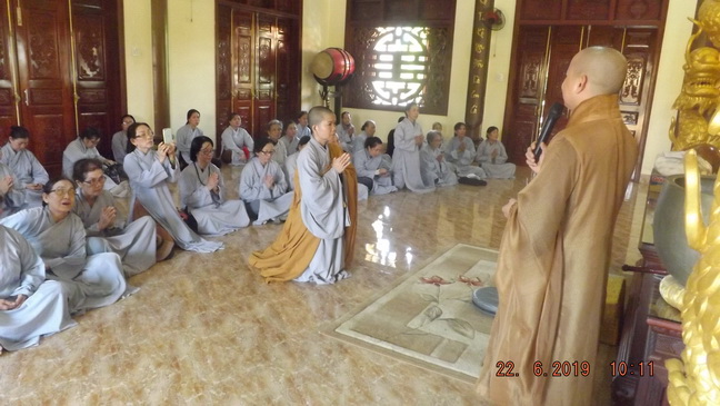 Phật tử thiện nguyện Ninh Hòa hành hương cúng dường mùa An cư kiết hạ