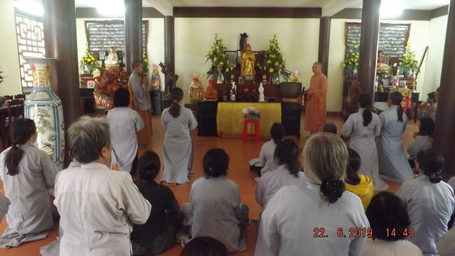 Phật tử thiện nguyện Ninh Hòa hành hương cúng dường mùa An cư kiết hạ