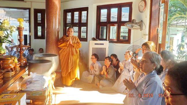Phật tử thiện nguyện Ninh Hòa hành hương cúng dường mùa An cư kiết hạ
