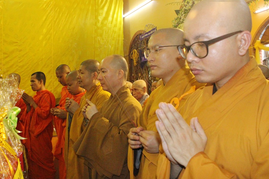 Phật giáo TP. HCM viếng tang HT. Thích Thiện Tịnh