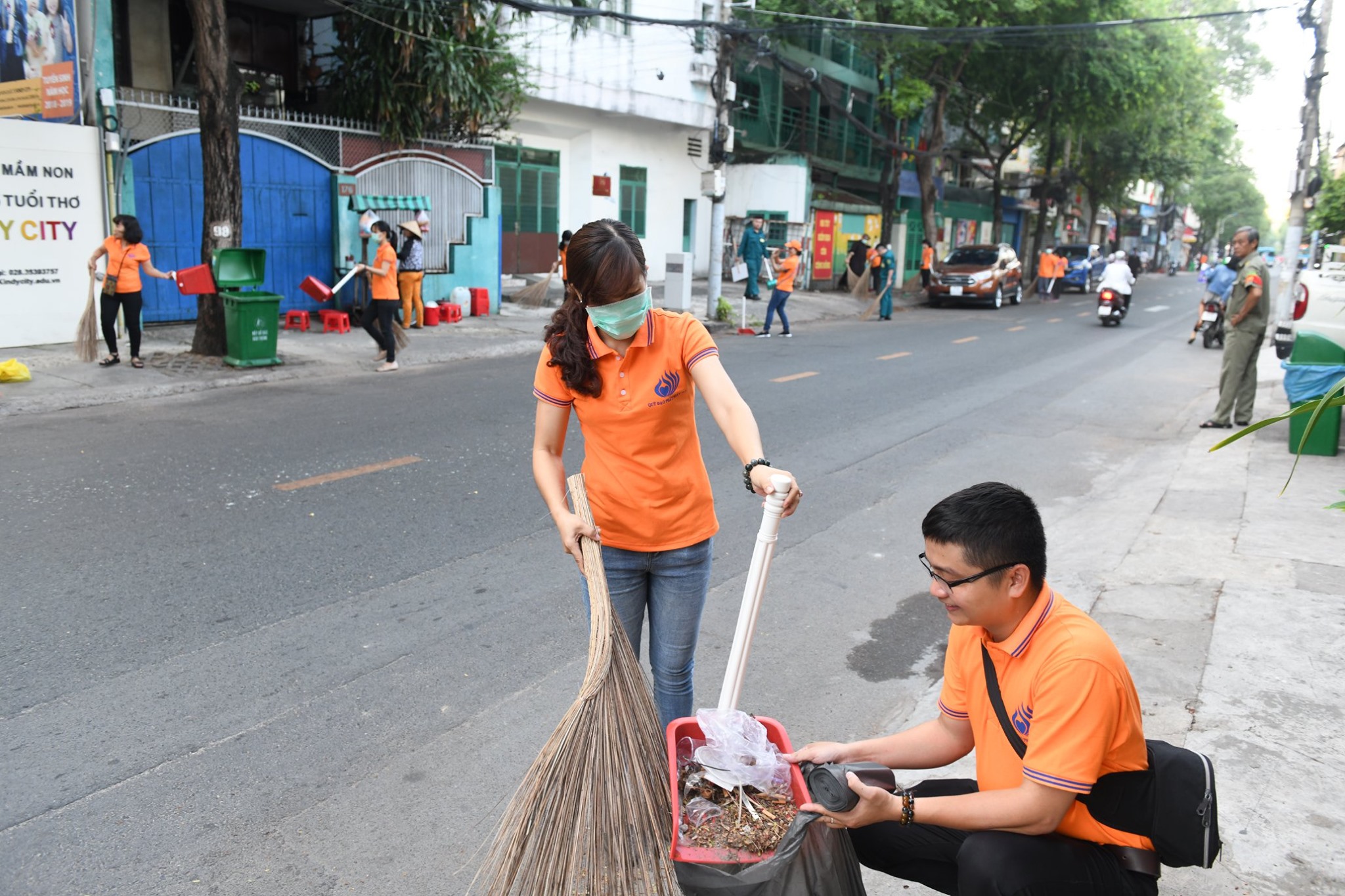 Tổng Kết Chương Trình Trao Tặng Thùng Rác Bảo Vệ Môi Trường Cho Phường 3, Quận 10 (C218)