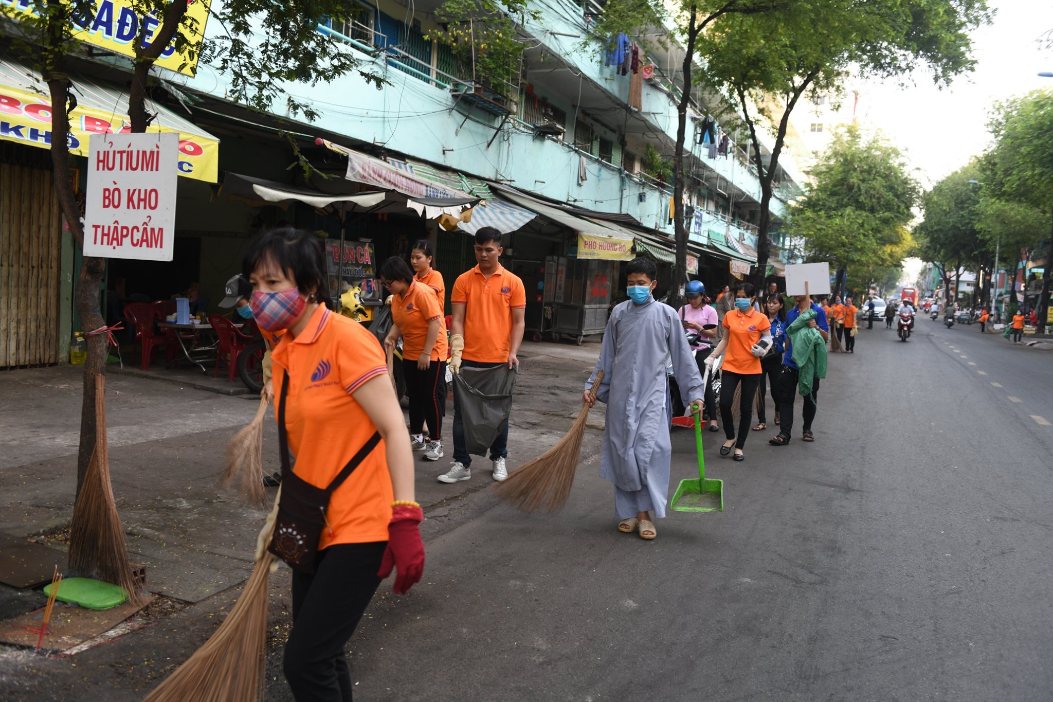 Tổng Kết Chương Trình Trao Tặng Thùng Rác Bảo Vệ Môi Trường Cho Phường 3, Quận 10 (C218)