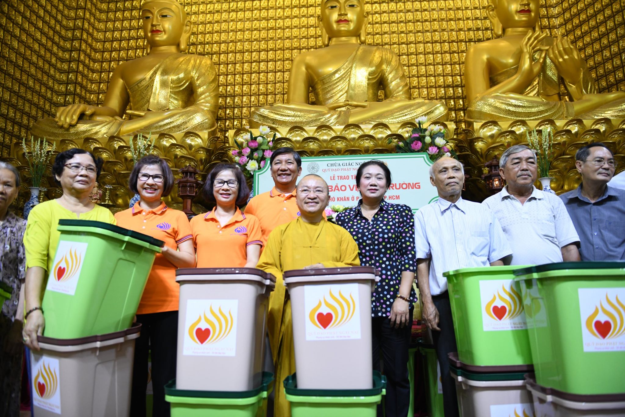 Tổng Kết Chương Trình Trao Tặng Thùng Rác Bảo Vệ Môi Trường Cho Phường 3, Quận 10 (C218)