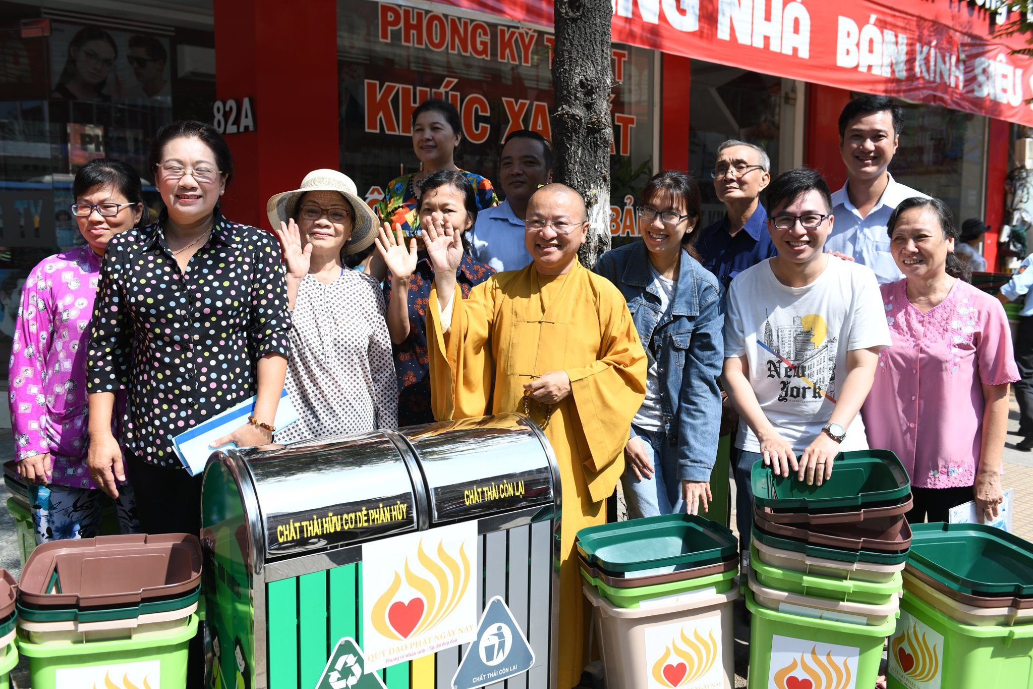 Tổng Kết Chương Trình Trao Tặng Thùng Rác Bảo Vệ Môi Trường Cho Phường 3, Quận 10 (C218)