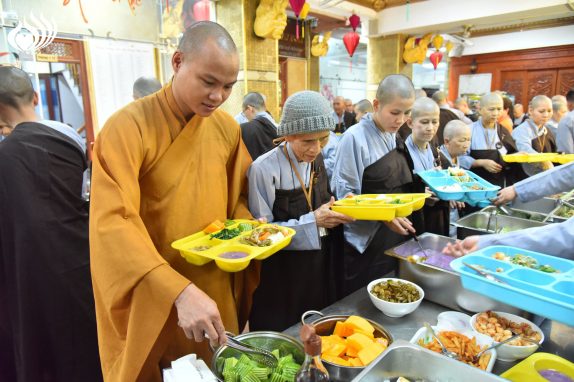 Tổng Kết Chương Trình  Cúng Dường Trai Phạn Và Hộ Trì Cho Khóa Tu (Gn3)