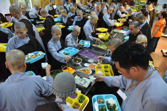 Tổng Kết Chương Trình  Cúng Dường Trai Phạn Và Hộ Trì Cho Khóa Tu (Gn3)