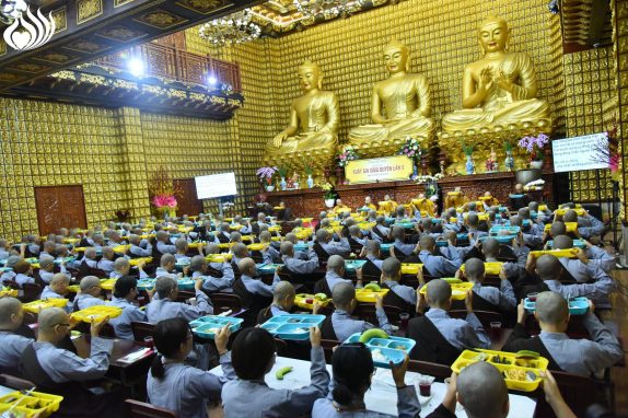 Tổng Kết Chương Trình  Cúng Dường Trai Phạn Và Hộ Trì Cho Khóa Tu (Gn3)