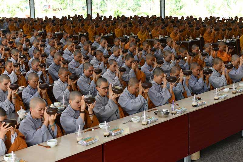 Tổng Kết Chương Trình Cúng Dường  Quỹ Đời Sống Tăng Ni Tại Học Viện Phật Giáo Việt Nam - Cơ Sở Lê Minh Xuân (C198)
