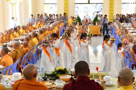 Tổng Kết Chương Trình  Cúng Dường Trai Tăng Tại Trung Tâm Nhân Đạo Hộ Pháp (Bà Rịa - Vũng Tàu) (C209)
