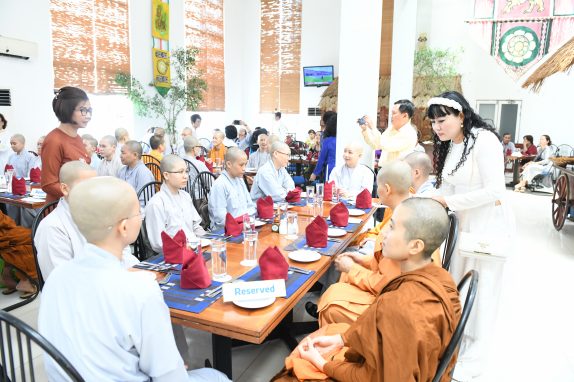 Tổng Kết Chương Trình Cúng Dường Và Từ Thiện Ở Sri Lanka Tháng 7/2019 (C223)