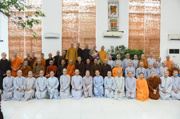Tổng Kết Chương Trình Cúng Dường Và Từ Thiện Ở Sri Lanka Tháng 7/2019 (C223)