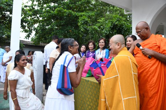 Tổng Kết Chương Trình Cúng Dường Và Từ Thiện Ở Sri Lanka Tháng 7/2019 (C223)