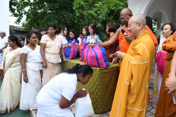 Tổng Kết Chương Trình Cúng Dường Và Từ Thiện Ở Sri Lanka Tháng 7/2019 (C223)